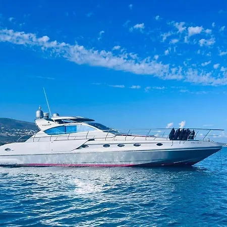 Botel Urus - Live The Experience *